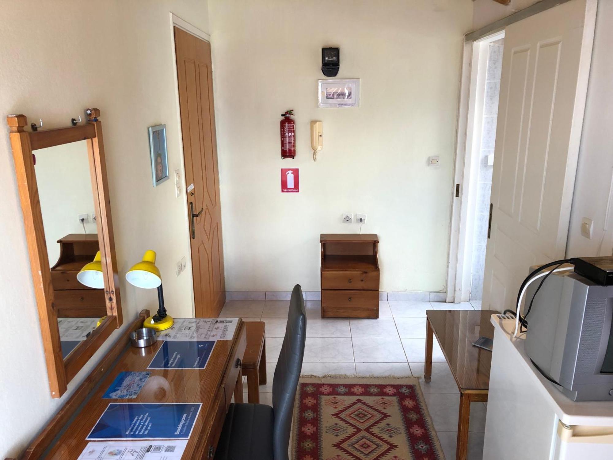 Ion Apartments Messolonghi Single Bed Room Mountain View Loft Mesolóngion Eksteriør bilde